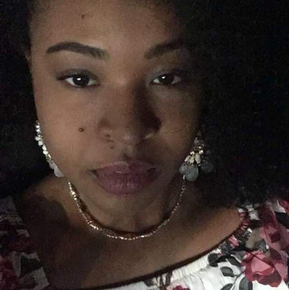 elanaherndon24